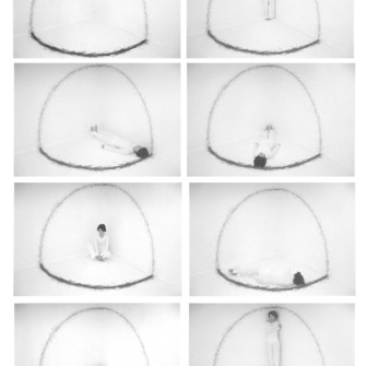 Kręgi całość, działanie performatywne, Galeria 9,39, Toruń 2003